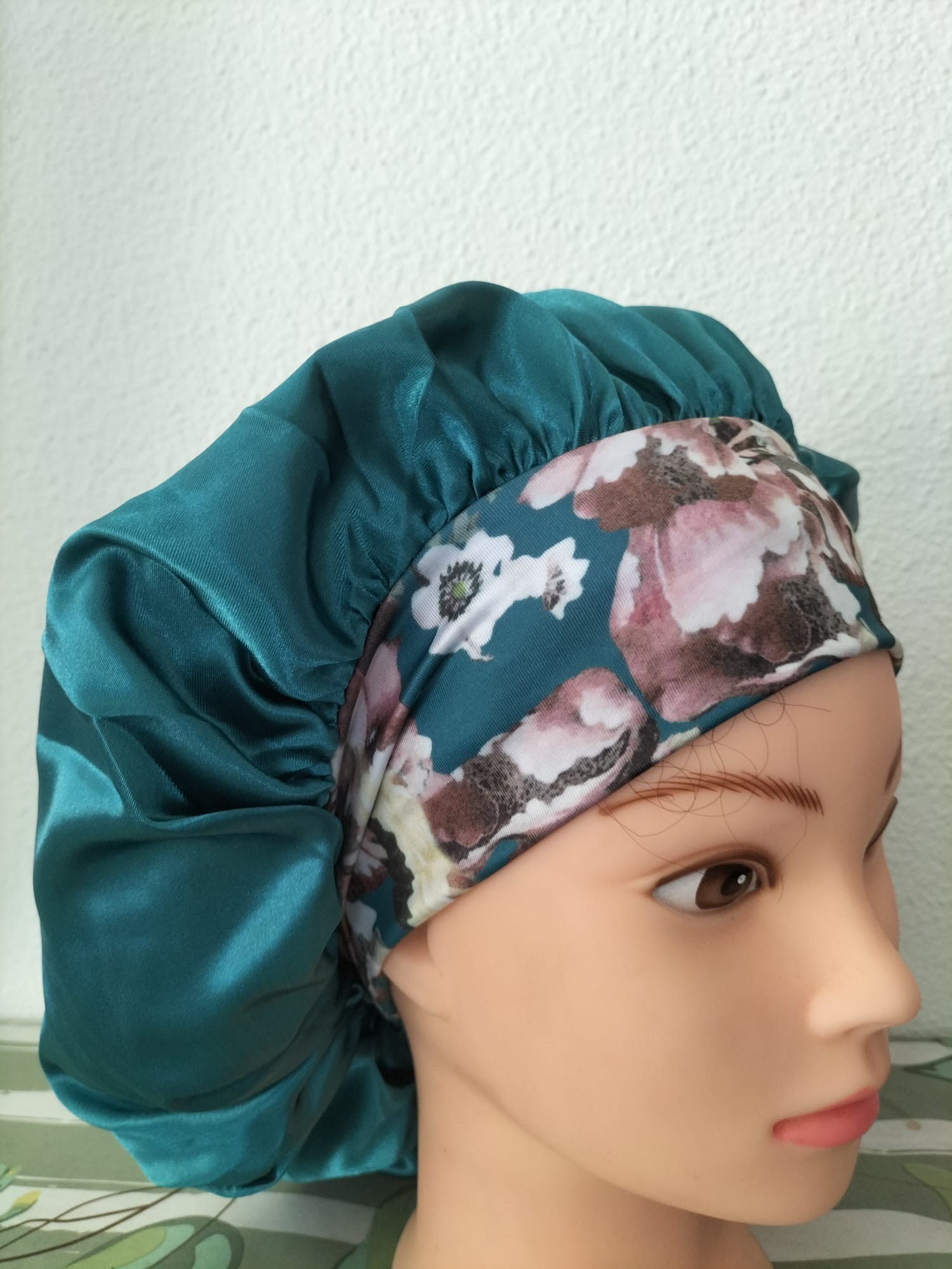 Bonnet en satin